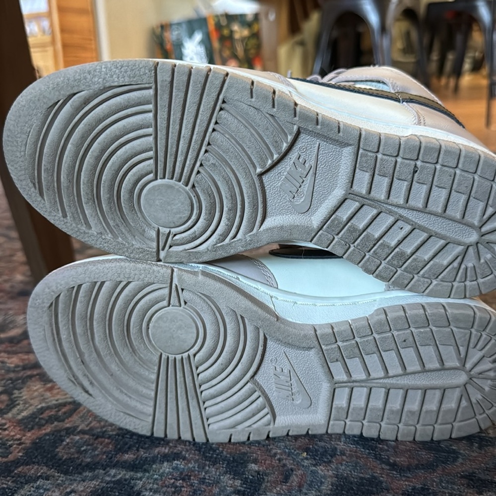 Hi top dunks - Picture 3 of 5